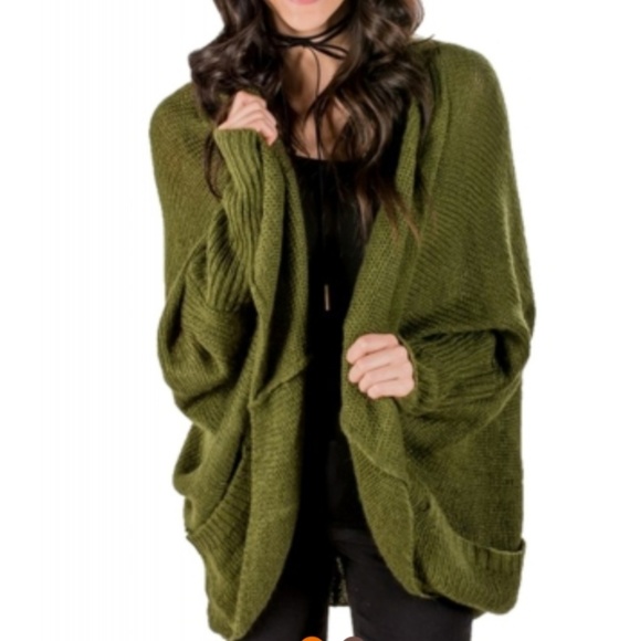 genevesca Sweaters - Neutral Green knit cardigan